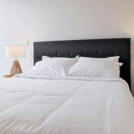 Brand New Stylish 2Br Apartment- Free Parking オークランド エクステリア 写真