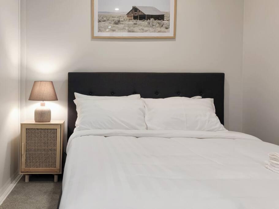 Brand New Stylish 2Br Apartment- Free Parking オークランド エクステリア 写真