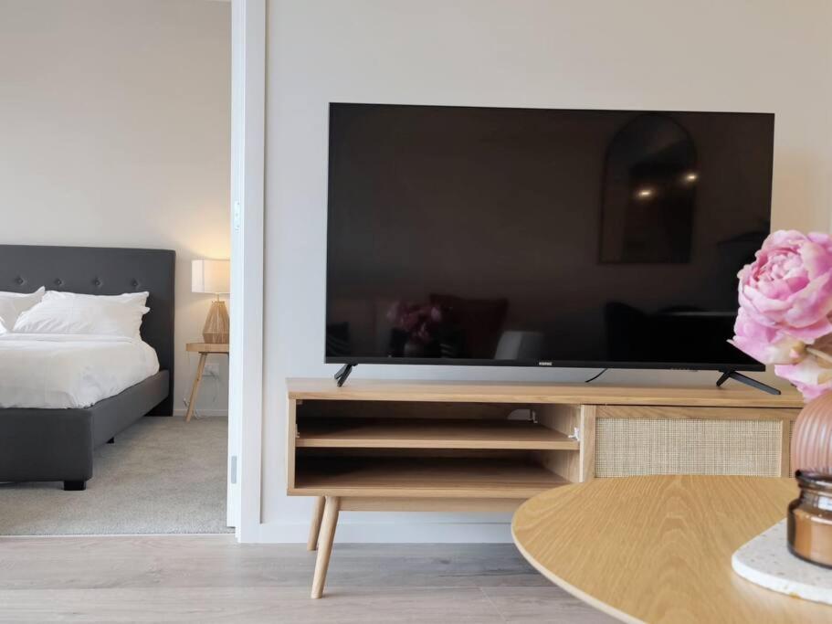 Brand New Stylish 2Br Apartment- Free Parking オークランド エクステリア 写真