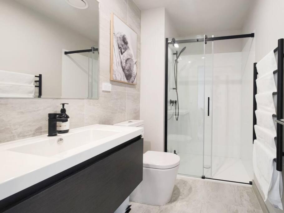 Brand New Stylish 2Br Apartment- Free Parking オークランド エクステリア 写真